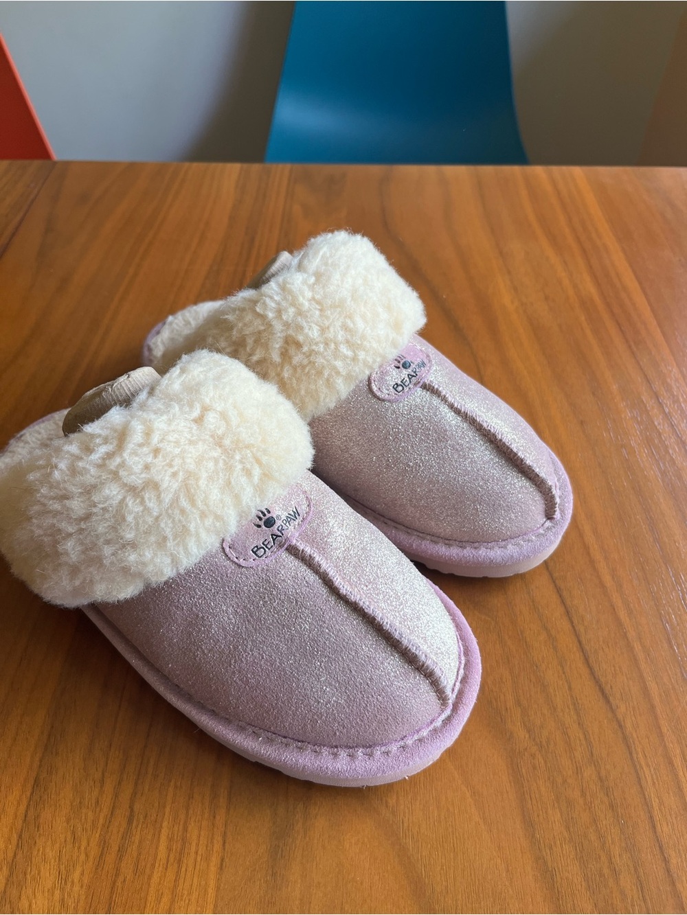 EUC Bearpaw Loki slippers